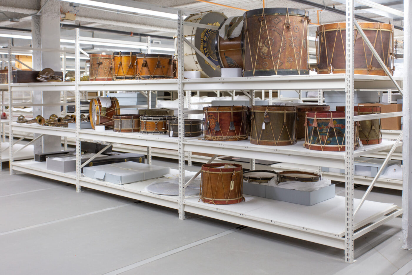 Wide-span shelving